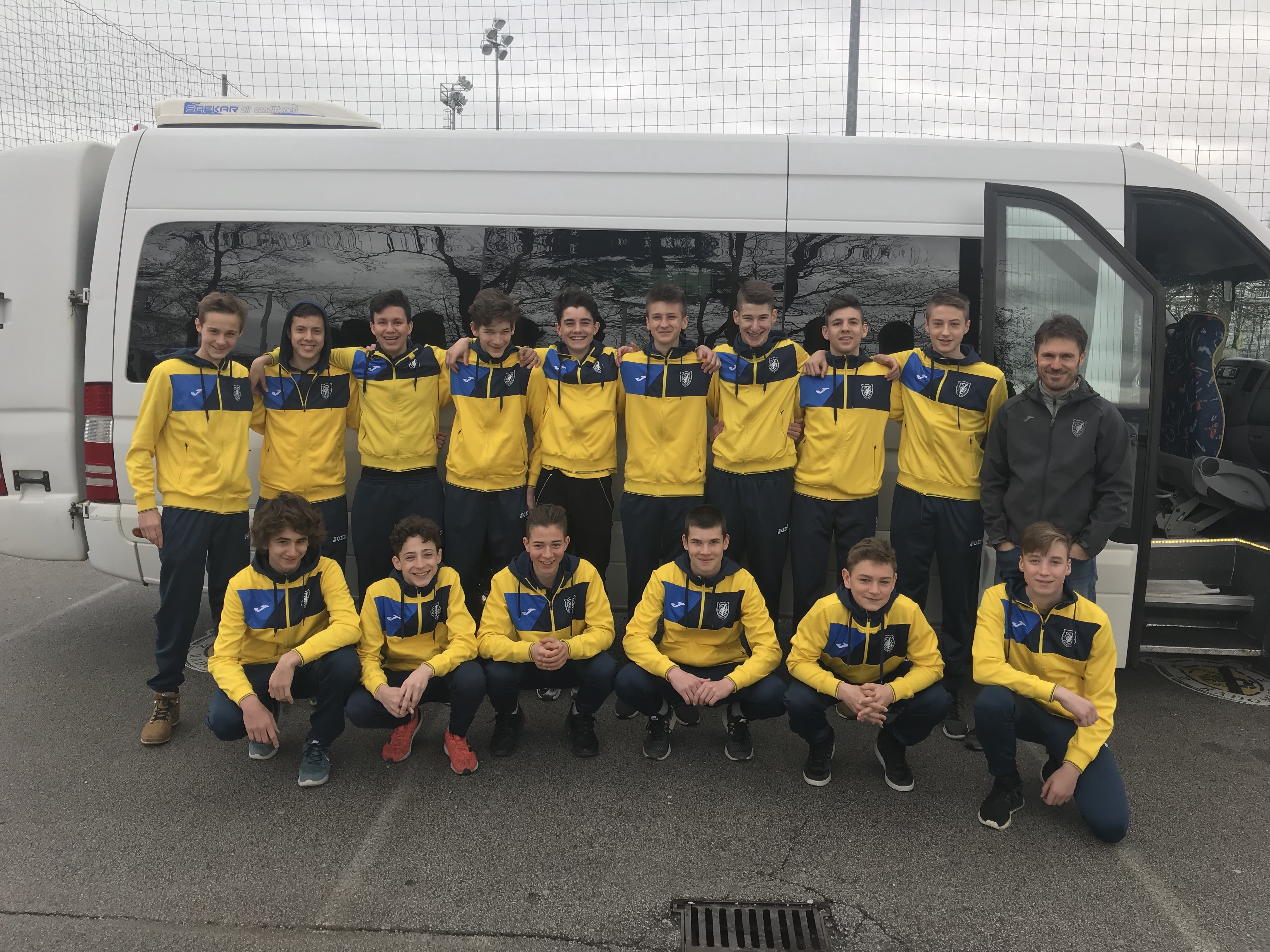 U15